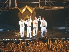 la fin du concert s'acheve avc  everybody
