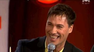 NATHAN KI S'ECLATE DE RIRE