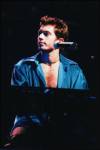 cal cooper derriere le piano