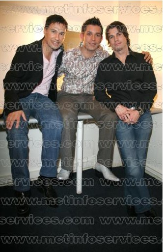 les worlds apart au hit machine 2007